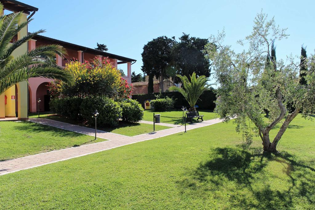 Le Corti Del Sole Residence Вентурина-Терме Екстер'єр фото